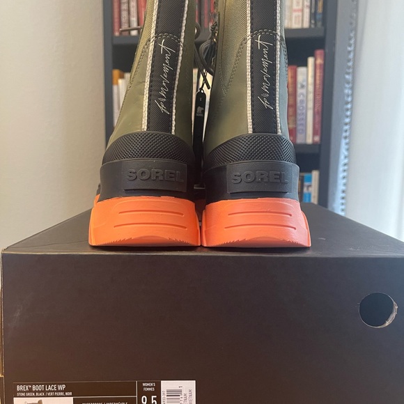 NIIB SOREL | FP Movement X SOREL Stone Green & Black Brex Leather Boot - Women - Picture 9 of 10